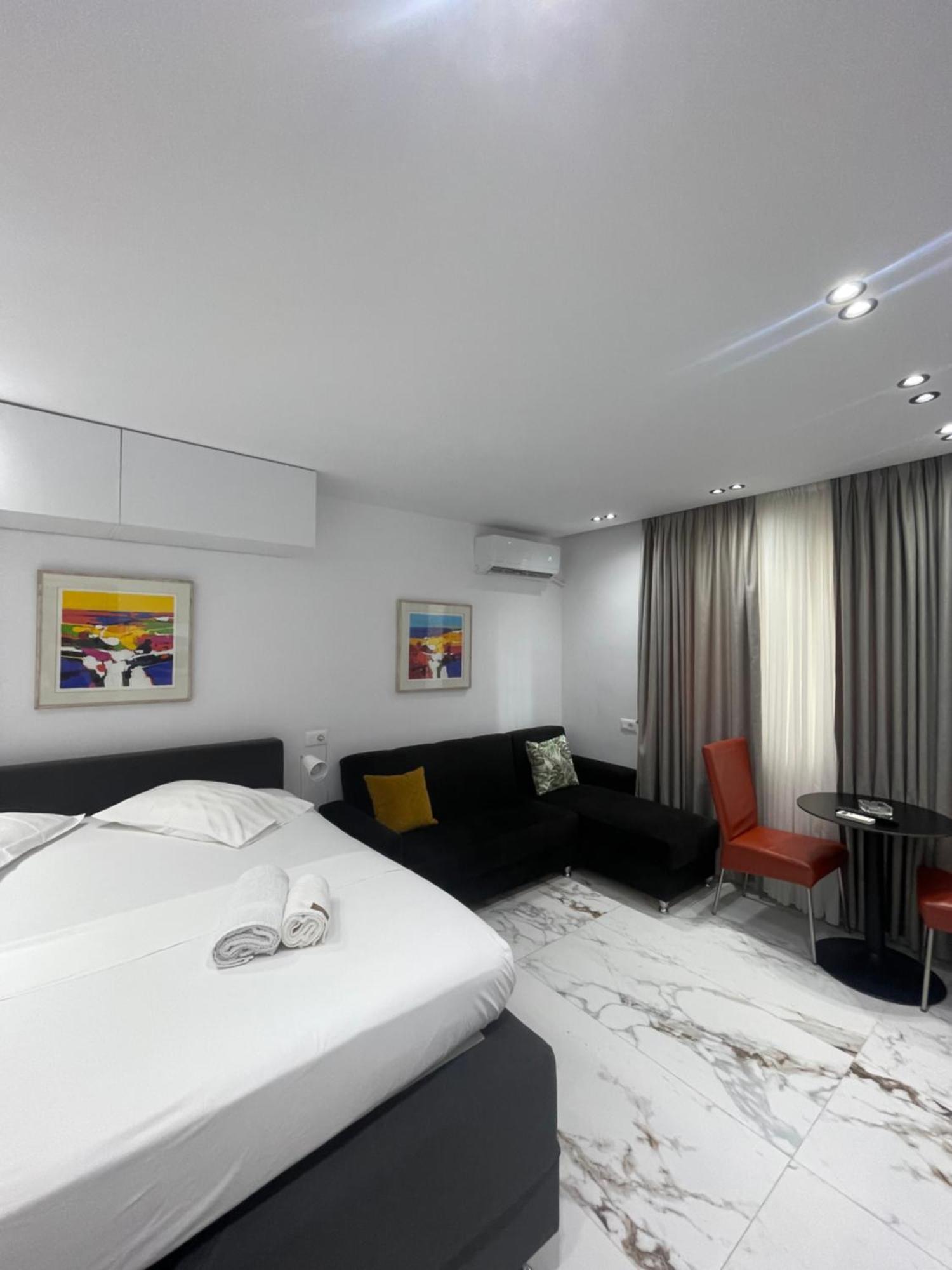 Midnight Apartments Тирана Экстерьер фото