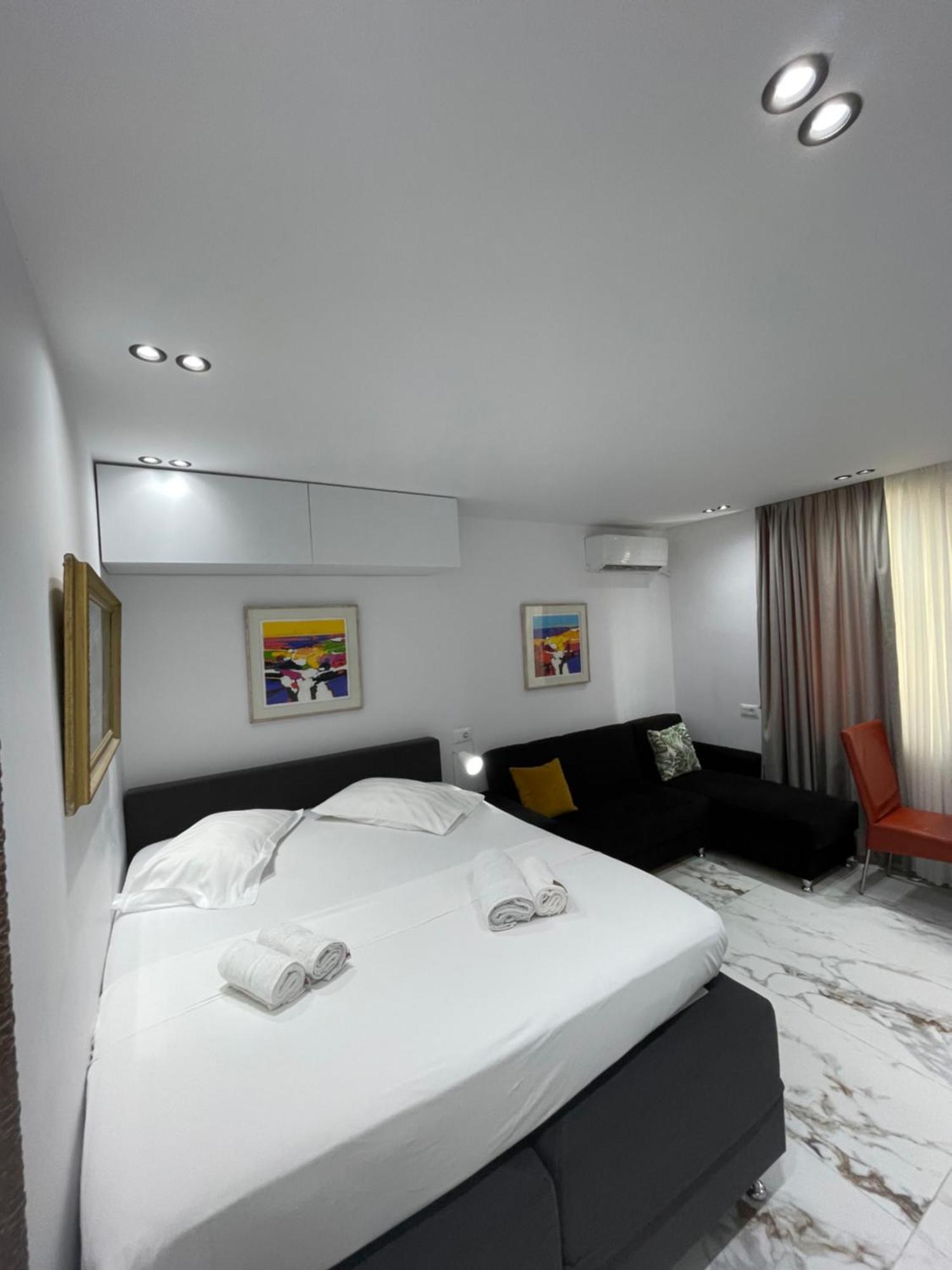 Midnight Apartments Тирана Экстерьер фото
