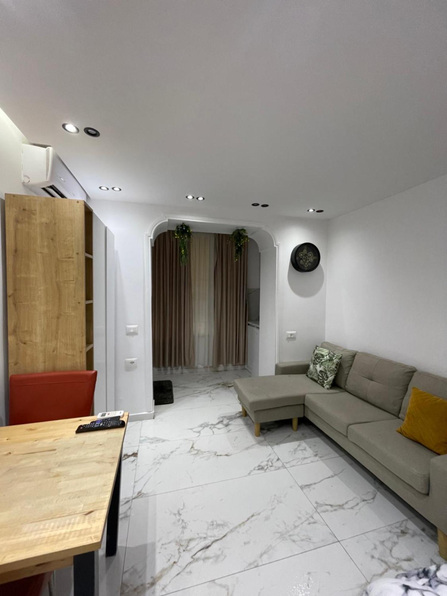 Midnight Apartments Тирана Экстерьер фото
